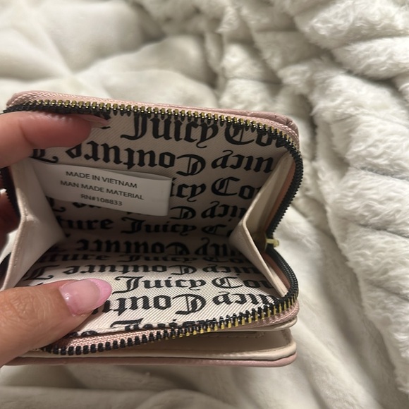 Juicy couture wallet - Picture 5 of 5
